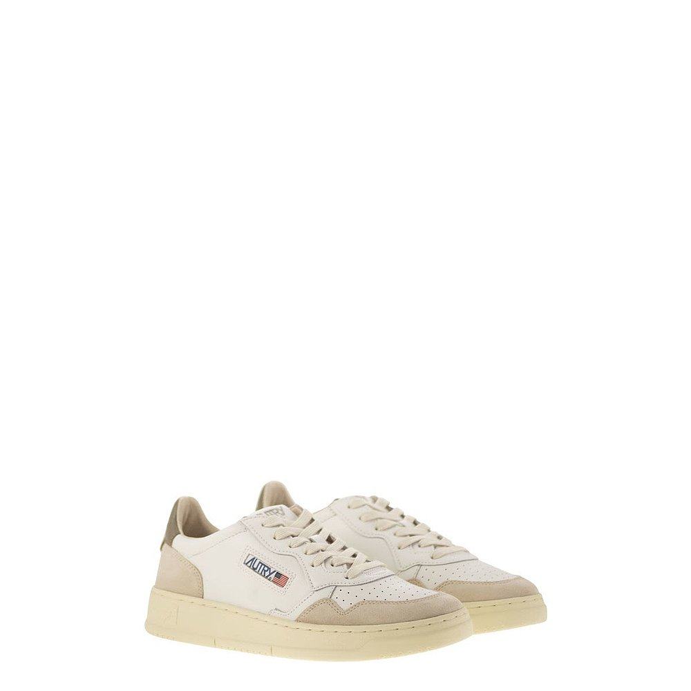 香港直邮AUTRY 男士休闲鞋 AULMLS77 SS2025 白色 Medalist Low s - 图2