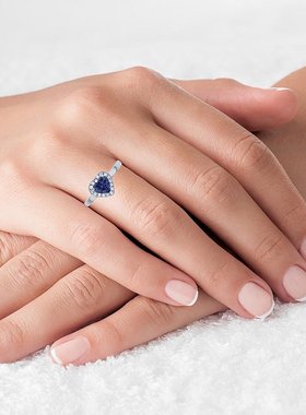 Macy's|镀铑纯银红色、绿色或紫色心形方晶锆石光环戒指