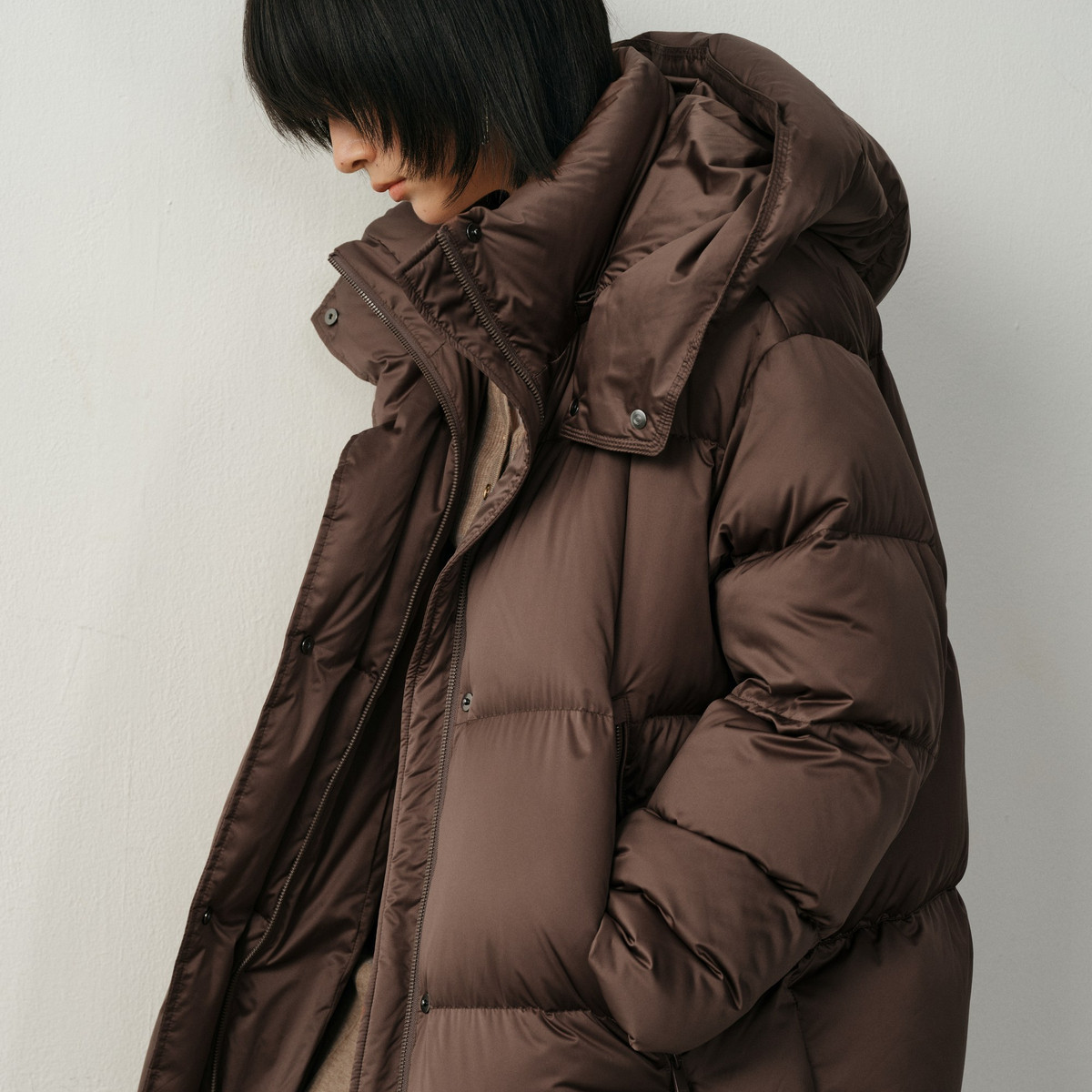 uti尤缇2025冬季新款 休闲保暖长款连帽羽绒服女外套UK450625009 - 图1