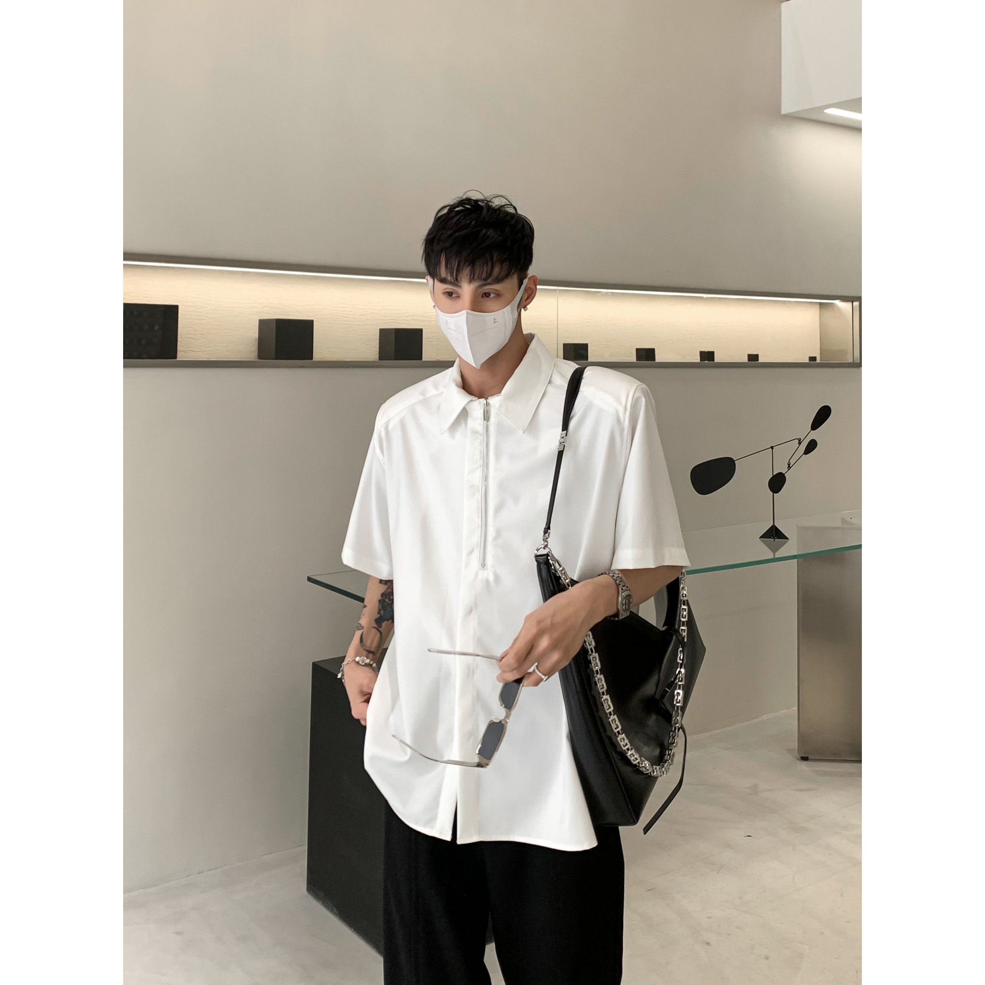 HOZI韩版垫肩短袖衬衫男宽松休闲男士拉链设计款小众衬衣极简风-图2