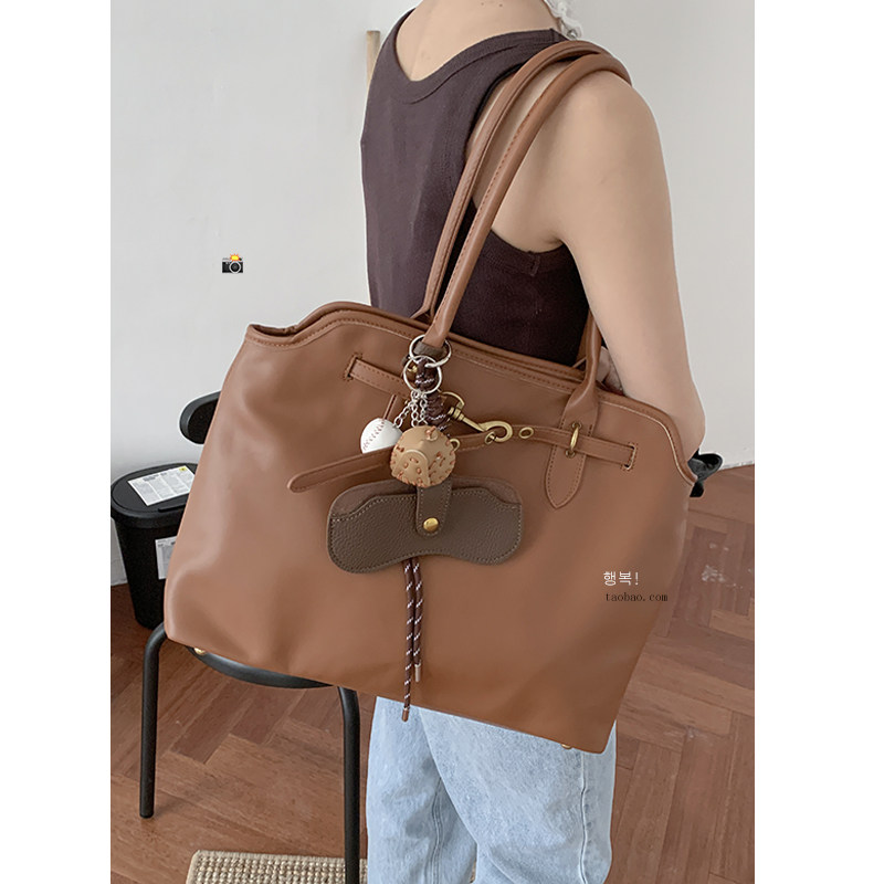 韩国小众手提通勤包包女2024秋冬新款潮复古托特包大容量腋下包,淘宝优惠券,粉丝福利购,淘宝优惠卷