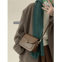 Package Bag Autumn Winter Women 2023 New Tide Retro Small Square Bag Small Crowd 100 Hitch Single Shoulder Bag Slanted Satchel Commuter Bag