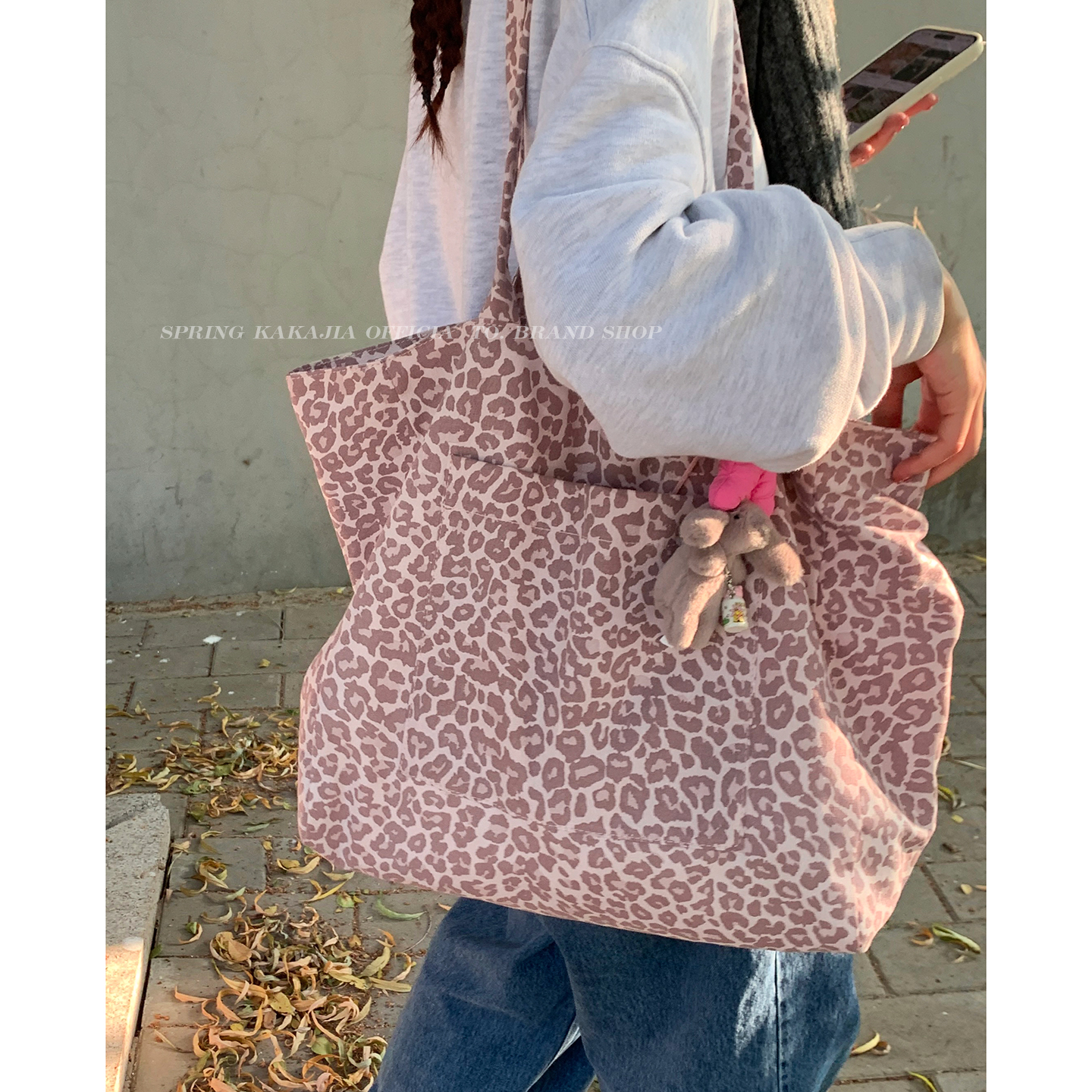 甜美豹纹帆布包包女2025新款潮时尚学院风托特包懒散风大容量包 - 图1