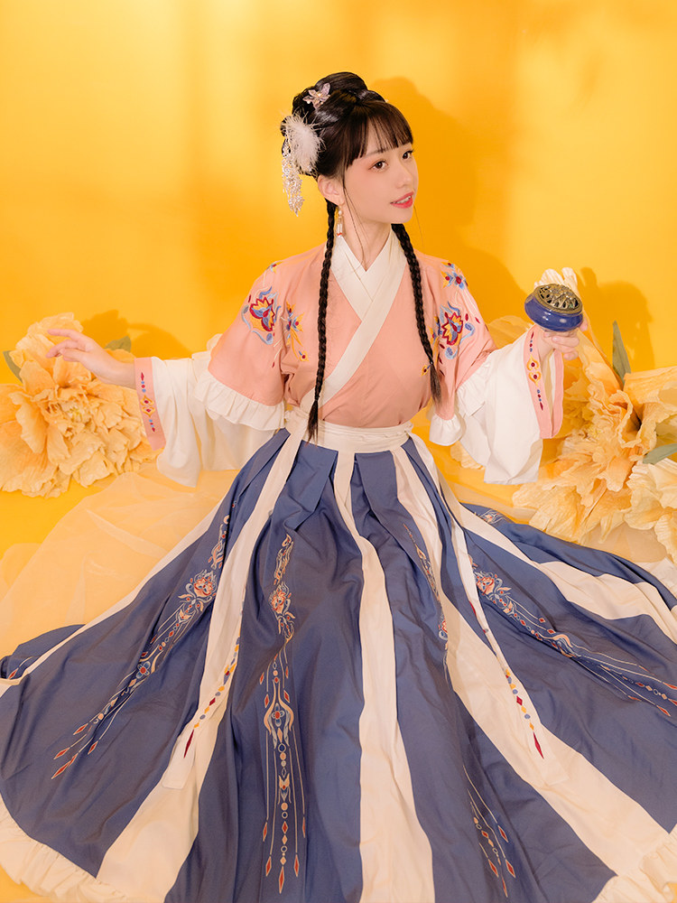 艺缕原创芙蕖秋冬重工刺绣裙汉服 艺缕汉服