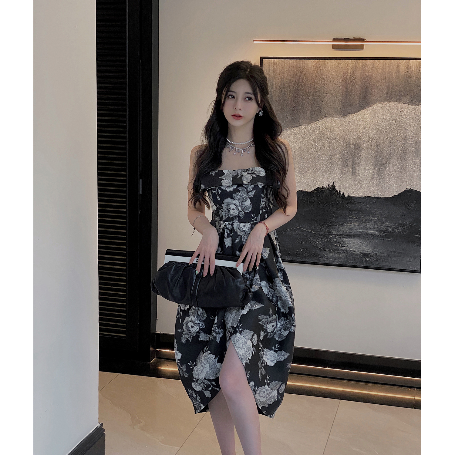 徐琳mini玫瑰印花黑色吊带连衣裙夏女新款收腰高级感别致漂亮裙子-图0