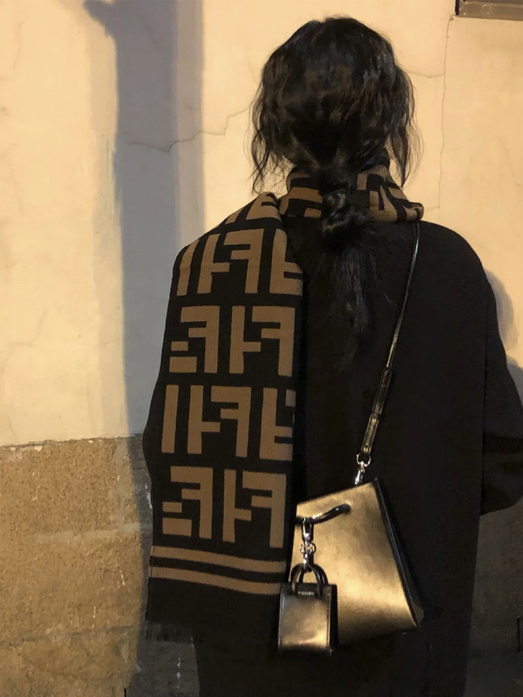 2025新款冬季高级感围巾女仿羊绒百搭披肩秋韩版加厚保暖网红围脖,淘宝优惠券,粉丝福利购,淘宝优惠卷