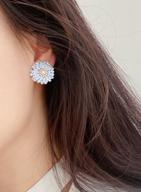 奶油串珠蓝色花朵耳钉女耳饰品
