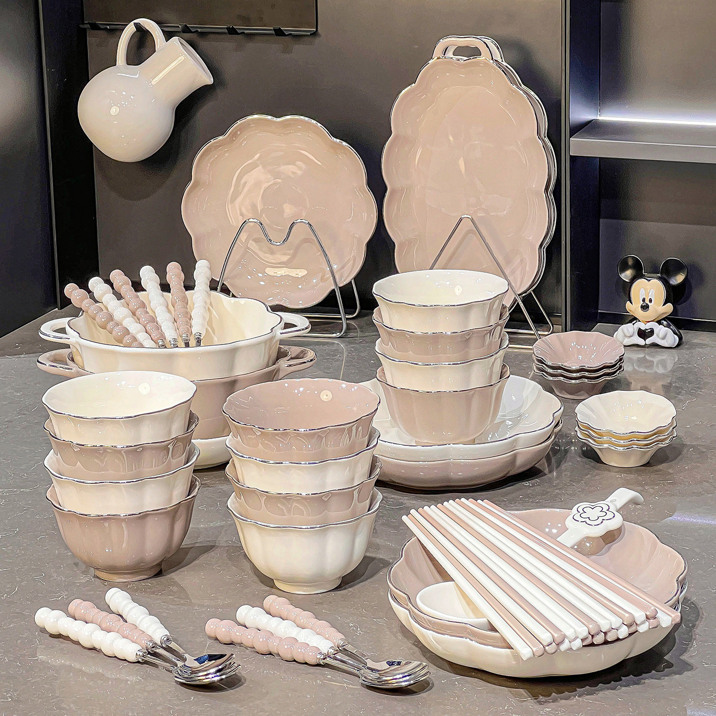 高级感陶瓷碗盘套装家用釉下彩碗筷碗具乔迁送礼高档碗碟餐具全套,淘宝优惠券,粉丝福利购,淘宝优惠卷