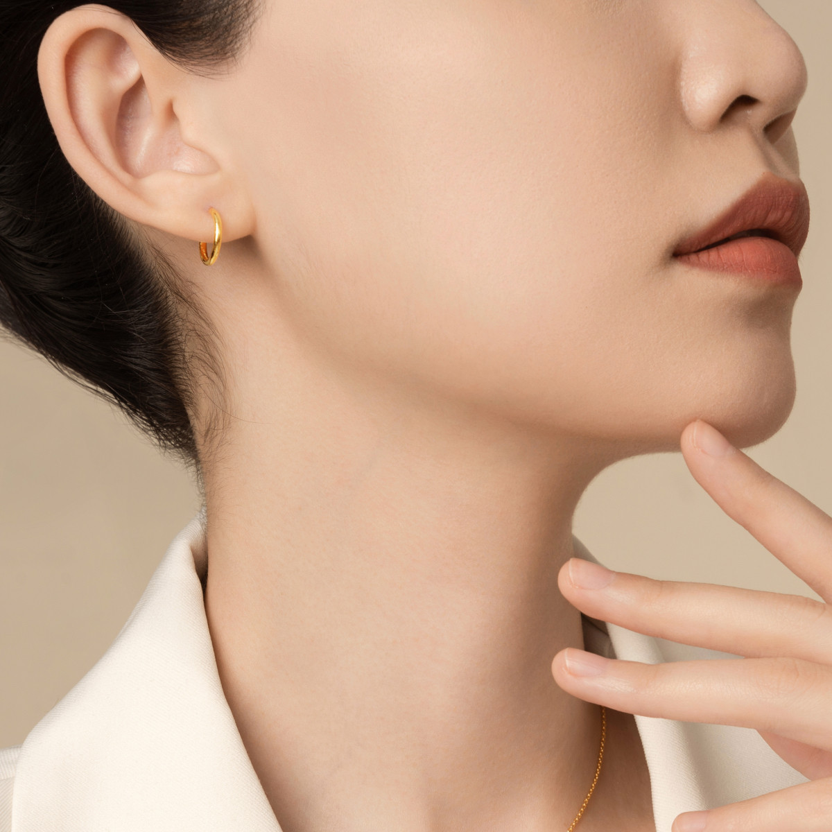 周大福经典简约圆环耳环足金黄金耳钉计价EOF153情人节礼物