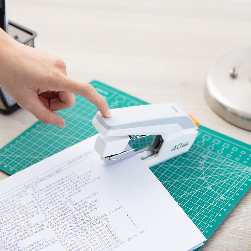 得力省力订书机订书器便携式订书机可订40页40张订书针橡胶材质大号可钉60页60张办公白领学生用订资料试卷,淘宝优惠券,粉丝福利购,淘宝优惠卷