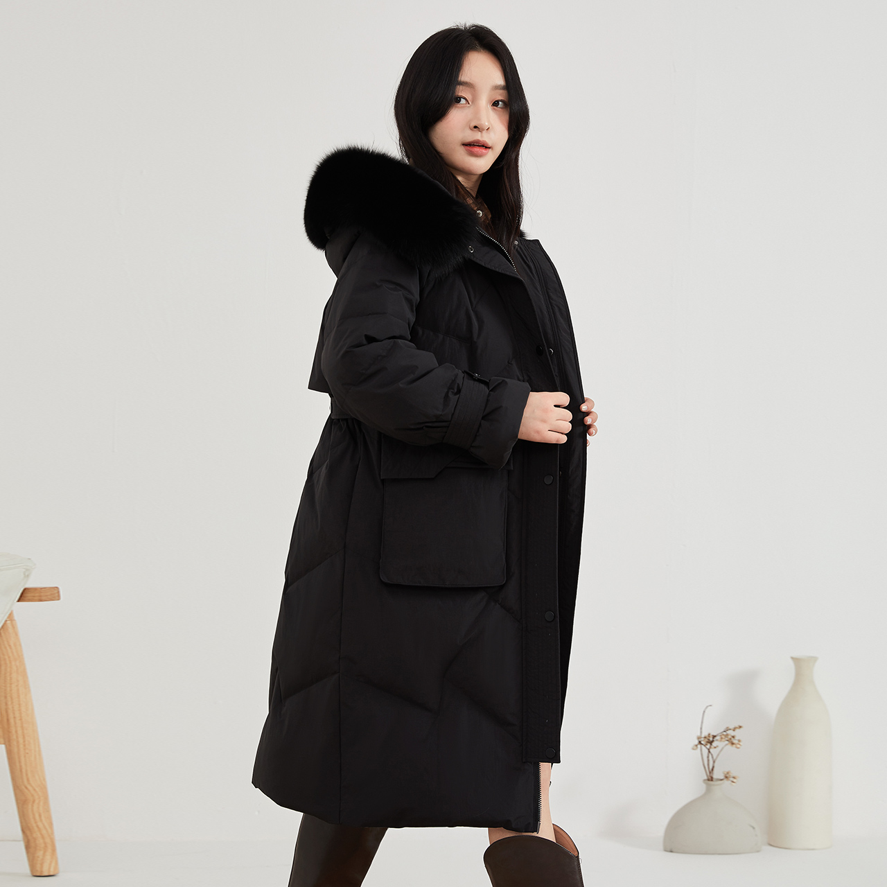 雪中飞2023秋冬后背收腰狐狸毛领 雪中飞羽绒服