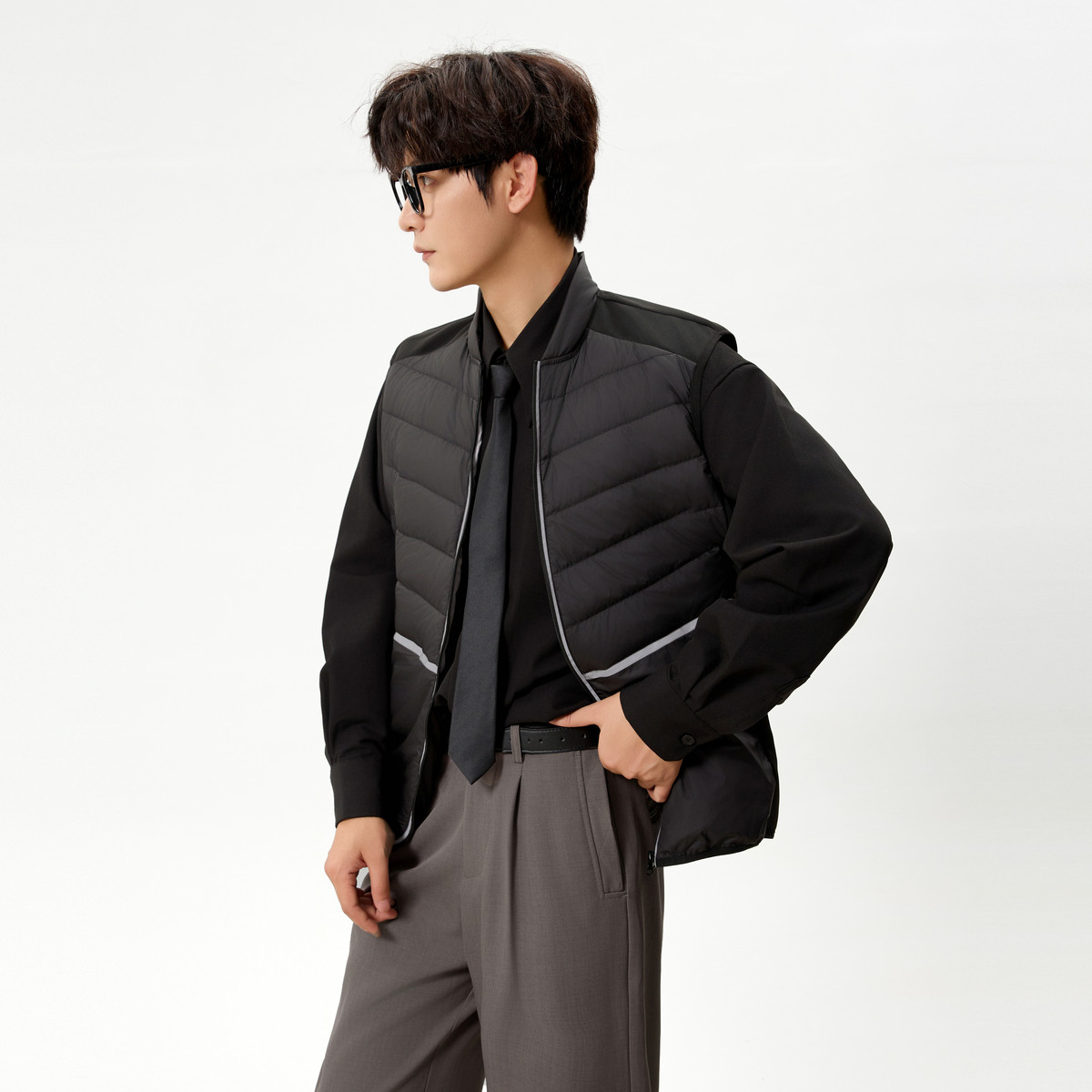 雪中飞2025冬新款男士羽绒外穿背心时尚潮户外轻未来拼接保暖马甲,淘宝优惠券,粉丝福利购,淘宝优惠卷