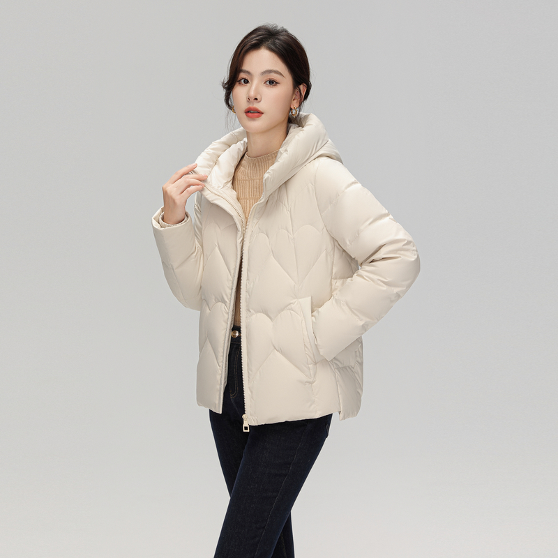 雪中飞2025年货冬新款女士妈妈短款羽绒服休闲简约大码时尚暖外套