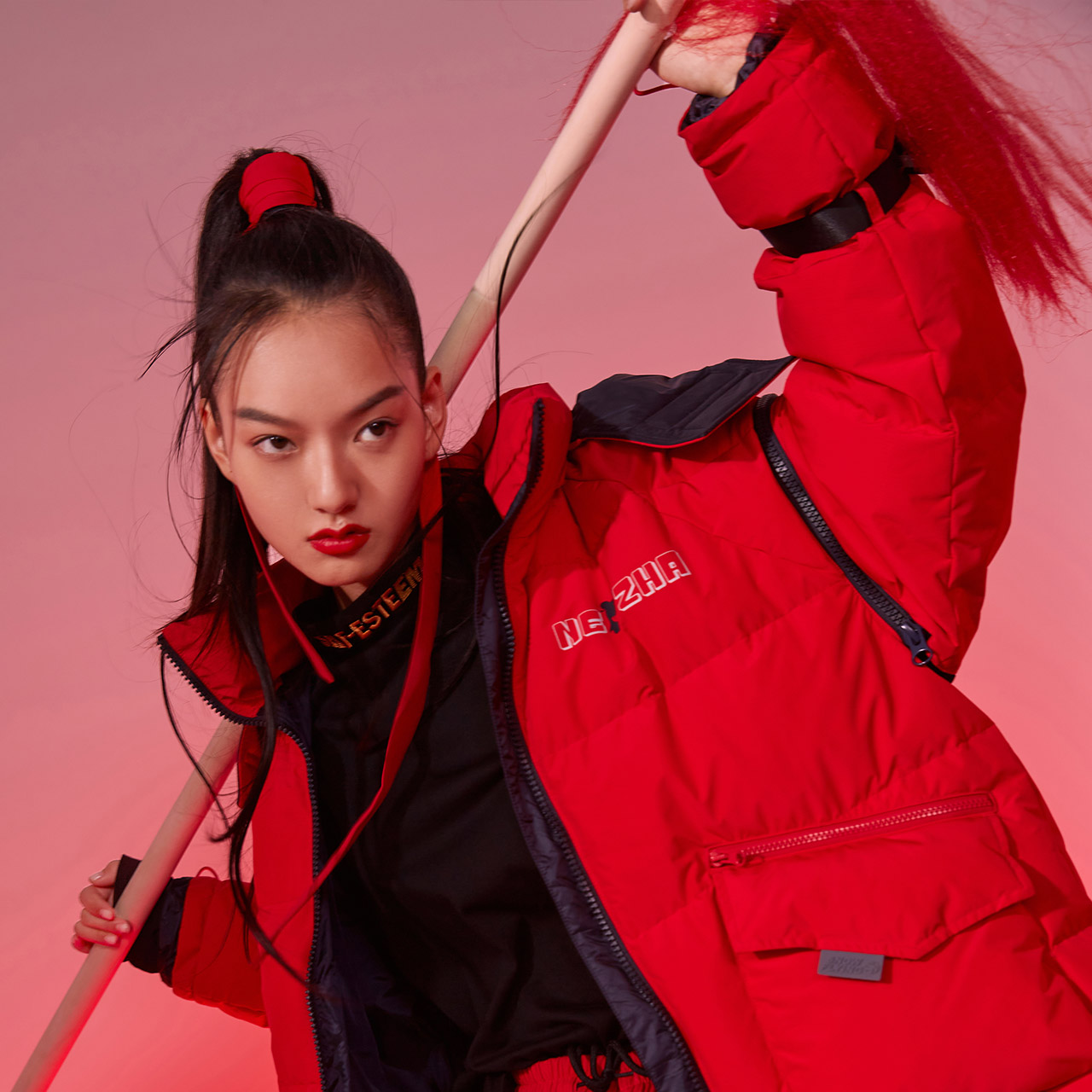 哪吒联名雪中飞 新款连帽印花撞色可拆卸百变时尚休闲羽绒女潮 2020 哪吒联名雪中飞 新款连帽印花撞色可拆卸百变时尚休闲羽绒女潮 2020