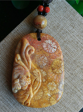 老矿料天然珊瑚玉福在眼前吊坠