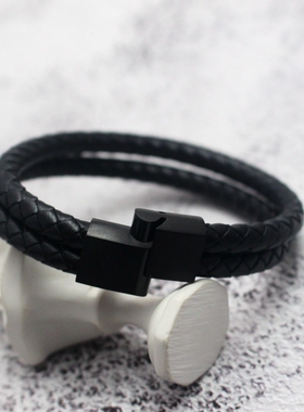 欧美风时尚黑色钛钢潮男皮质手环