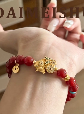 原创马年复古时尚气质百搭锆石红色小马手链轻奢高级感新年手饰女