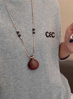 2025新款美拉德棕色木酒壶吊坠项链女新中式复古长款百搭毛衣链