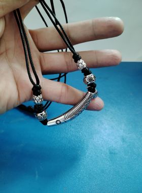 项链男款复古做旧银弯管鱼吊坠民族风蜡绳编织项链遮疤痕女款礼物