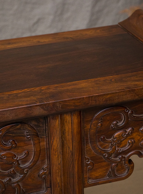 红木夹头榫螭龙捧寿大翘头案