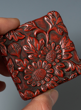 清代剔红花卉纹方形香盒