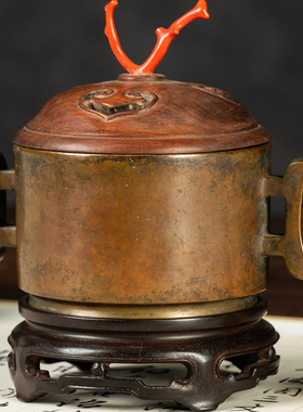 清代铜戟耳圆足炉摆件