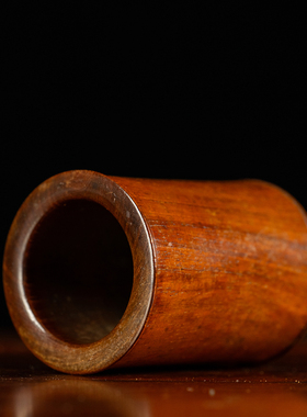 清代海南黄花梨手握文房笔筒