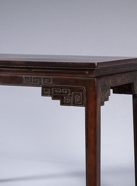 红木束腰马蹄腿回纹画桌