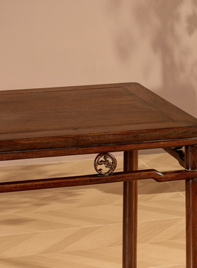 清代海南黄花梨螭龙纹画桌