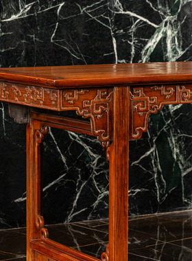 黄花梨夹头榫夔龙纹画案