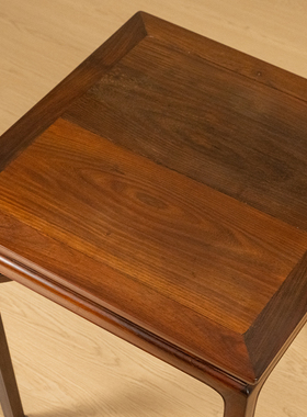 红木高束腰霸王枨马蹄腿方桌