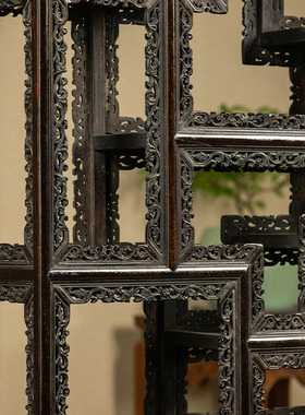 紫檀透雕卷草纹圈口博古架摆件