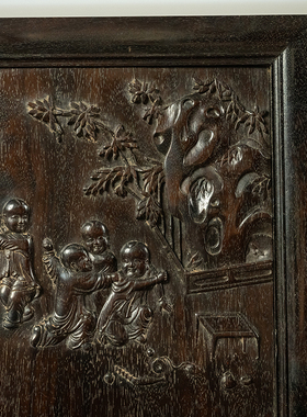 紫檀木雕庭院婴戏图诗文插屏