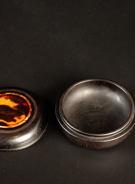 清代小叶紫檀圆形香盒文房雅器