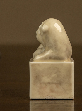 白瓷瑞兽钮印章文房雅器