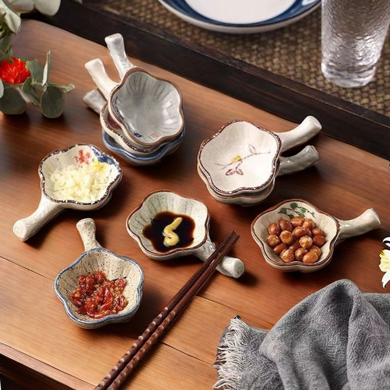 日式陶瓷调料碟子商用烤肉调味碟带把创意筷子架餐厅寿司蘸料碟子 - 图1