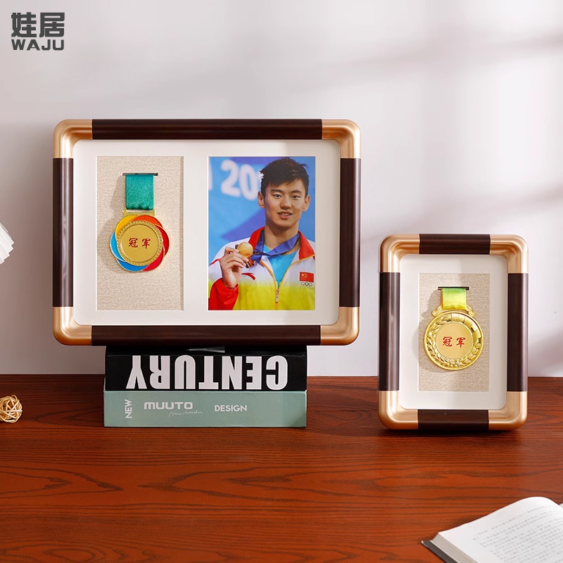 仿铜角实木马拉松奖牌展示框架keep荣誉相框摆台定制徽章收纳挂墙 - 图2