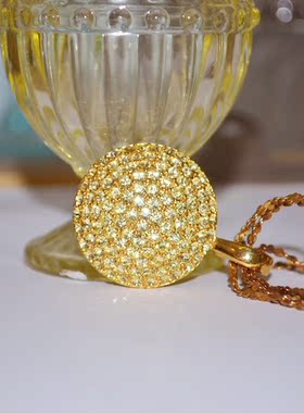 金色闪亮多层项链