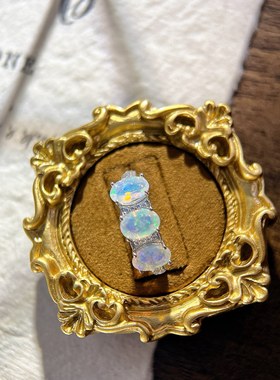 星赞轻奢珠宝S925银约1.39克拉天然白澳宝欧泊三石戒多彩缤纷