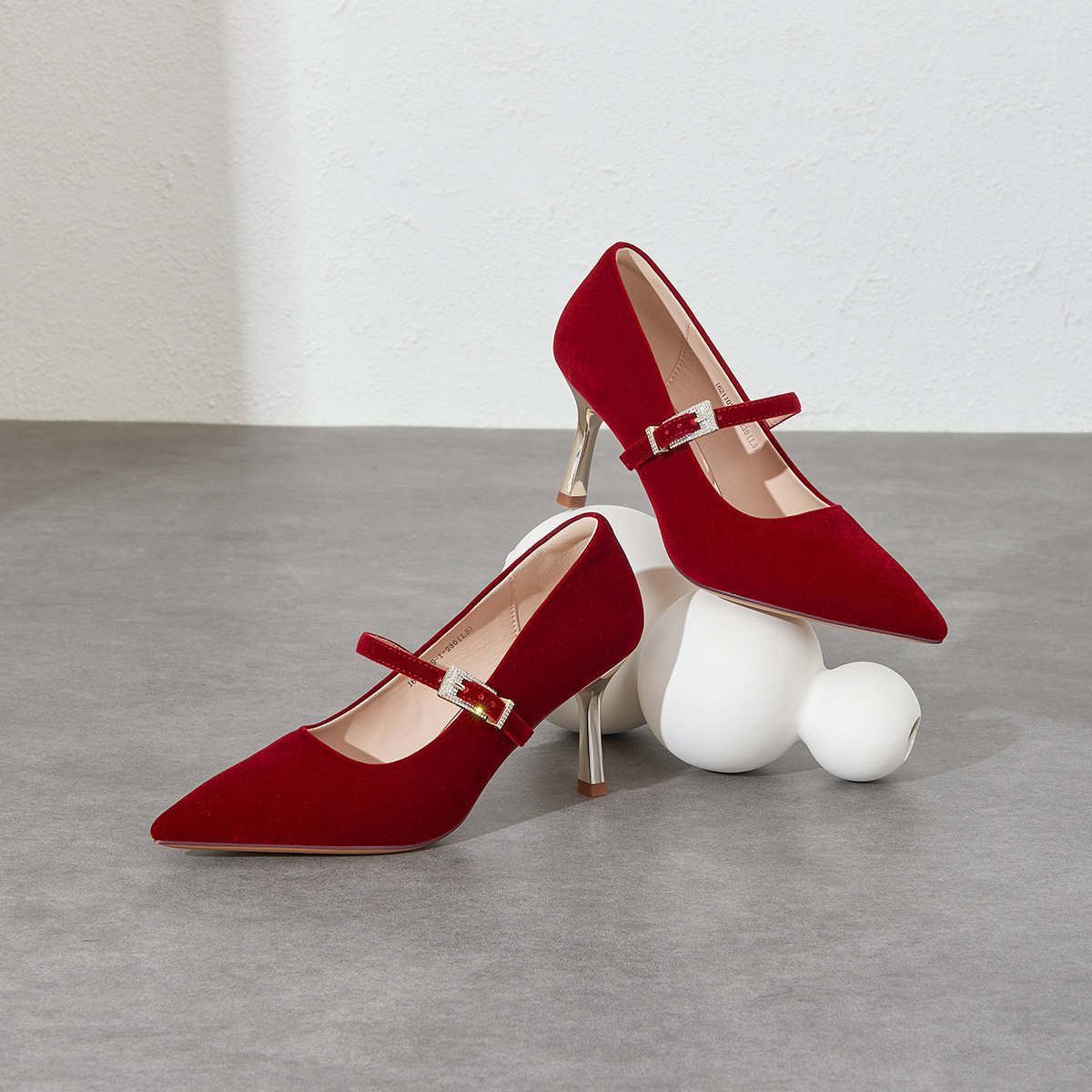 戈美其法式婚鞋女尖头细跟秀禾新娘高跟鞋2026春季一字扣带女鞋子,淘宝优惠券,粉丝福利购,淘宝优惠卷