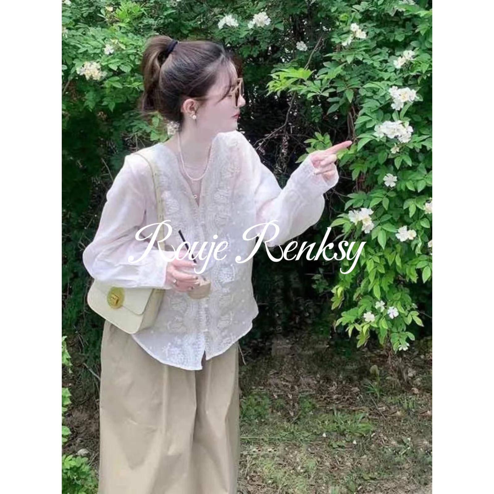 法国rouje renksy法式气质减龄V领蕾丝刺绣白色薄款简约衬衫女春 - 图0