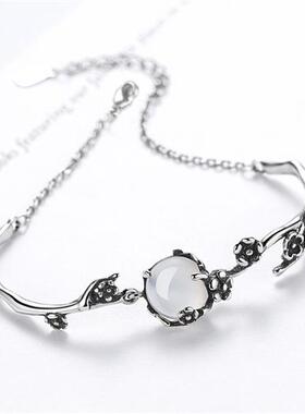 The Korean version of the lunar picture of the merry bracele