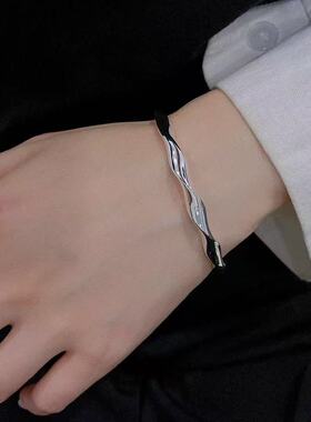 新款莫比乌斯扭纹手镯女纽线波浪