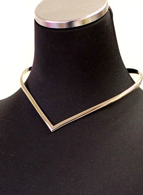 一条金属线的个性项链项圈