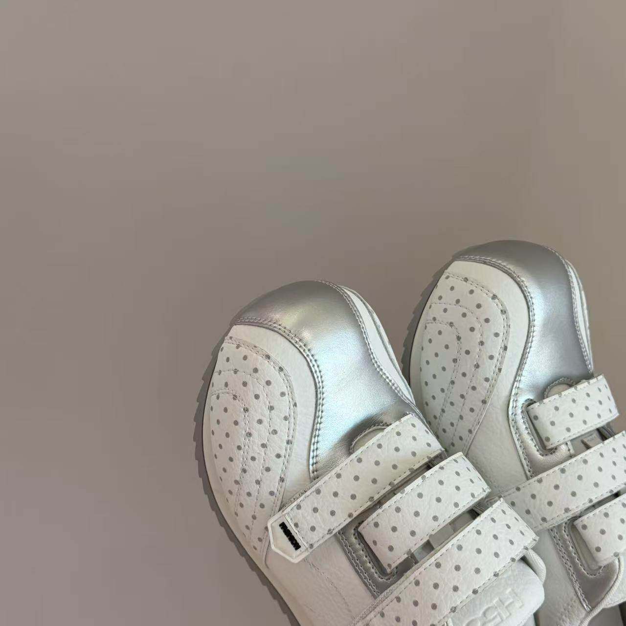 可可家~邂逅波卡尔2026春季新款魔术贴波点圆头休闲百搭德训鞋子,淘宝优惠券,粉丝福利购,淘宝优惠卷