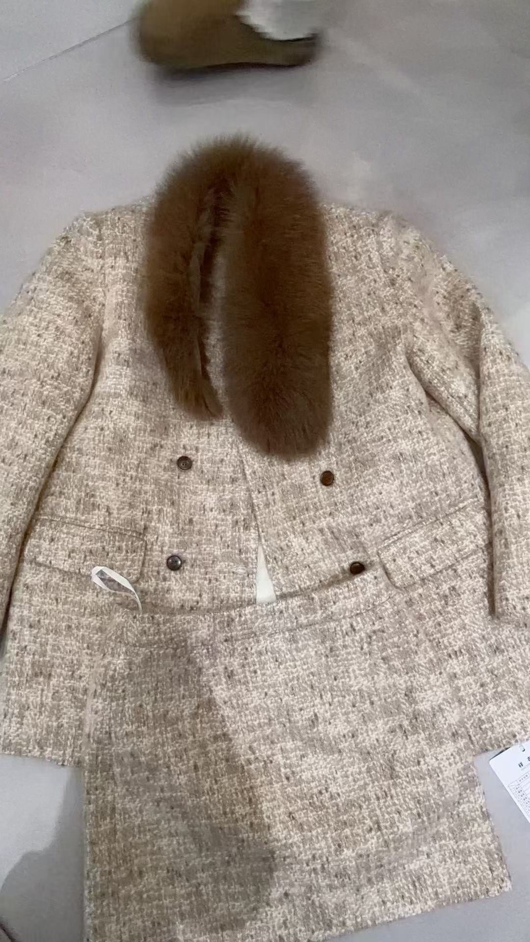 【现货】25冬季新款狐狸毛领毛呢羽绒外套短裙两件套装女,淘宝优惠券,粉丝福利购,淘宝优惠卷