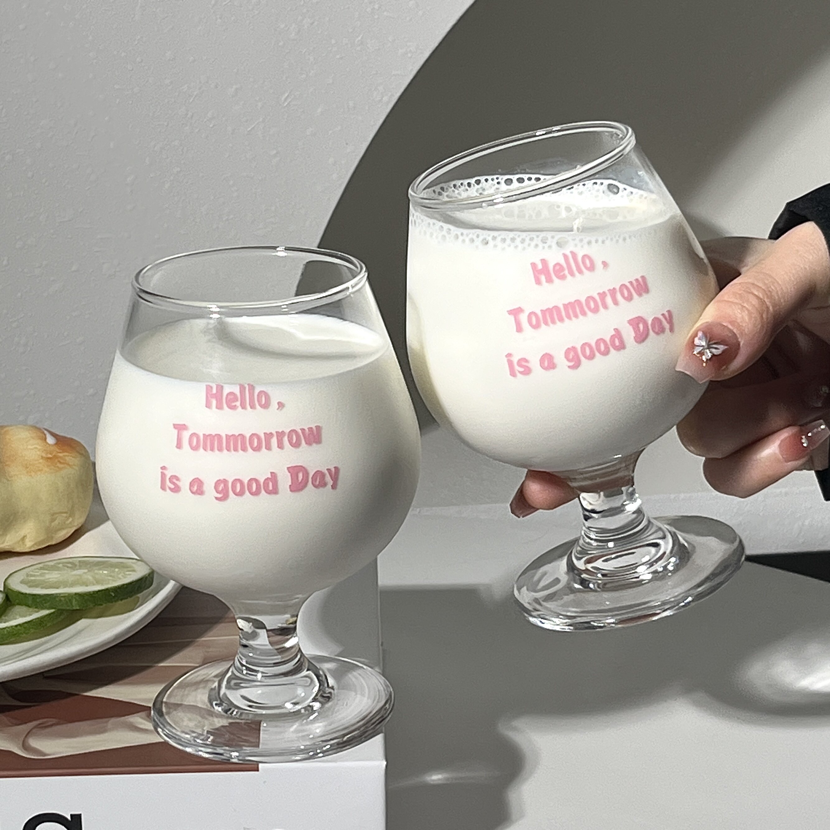 ins风手绘英文透明玻璃红酒杯大肚矮脚鸡尾酒杯少女心创意果汁杯