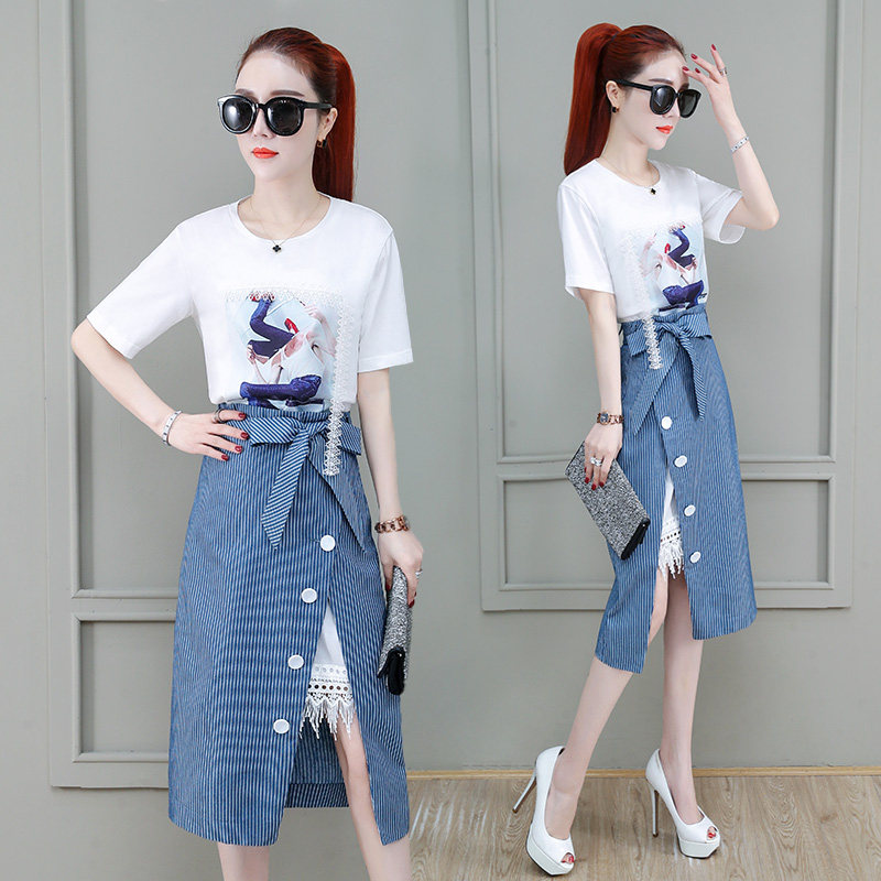 爱依服旗舰店早春2020年流行裙子 尚吻蔓连衣裙