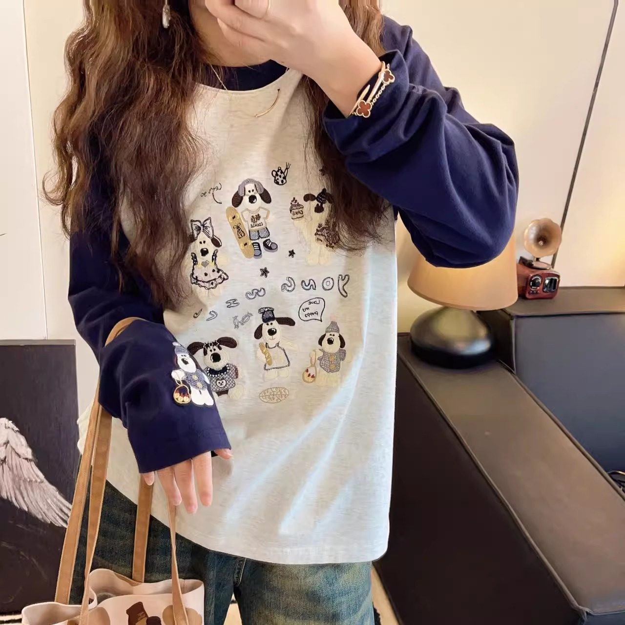 纸袋家秋季新款「显瘦拼色插肩袖打底衫」1183大耳朵狗刺绣长袖,淘宝优惠券,粉丝福利购,淘宝优惠卷