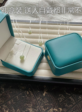 s925银链女锁骨吊坠和田玉